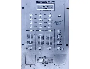 Numark dm 1100x