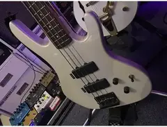 Washburn Bantam Series 4 String Bass main image