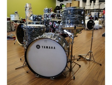 Yamaha D-22 drum kit