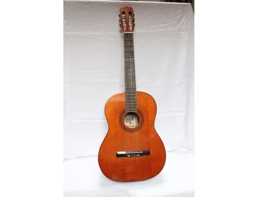 hondo 2 classical guitar