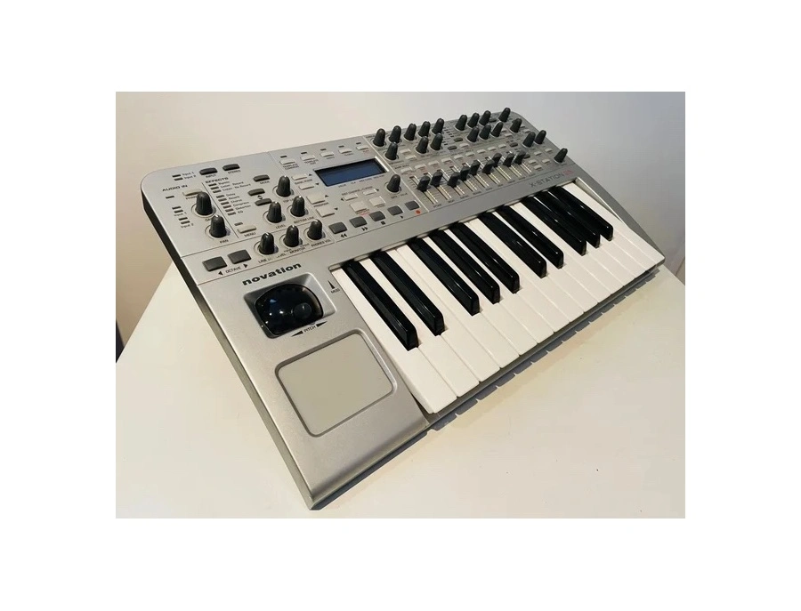 Novation X-Station 25 Synthesizer/USB Interface - What To Novation X-Station 25 Synthesizer/USB Interface - What To