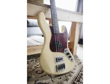Cornerstone bass