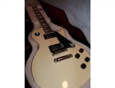 Gibson Les Paul Classic Custom (DUPLICATE)