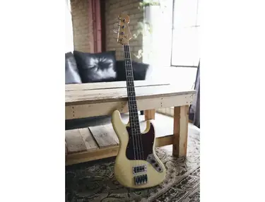 Glory Guitars Cornerstone Bass