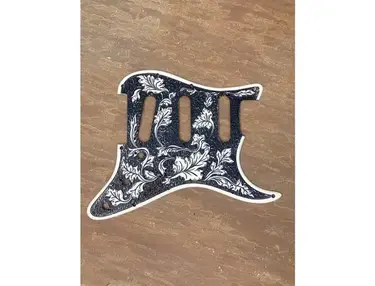 Isembardgifts Stratocaster Pickguard
