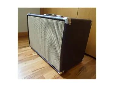 Traynor YCX12WR 60-Watt 1x12" Guitar Speaker Cabinet
