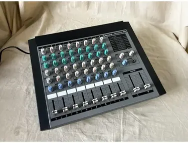 Roland RX-82