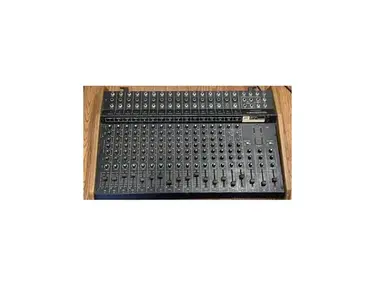 Peavey MD-16 Channel Mixer