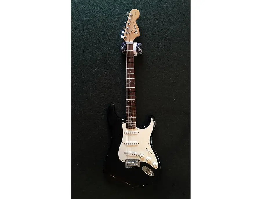 Squier Affinity Series Stratocaster 21-Fret 1997 - 2000 - What To