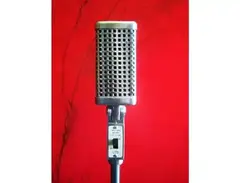 Realistic 33-905 dynamic microphone