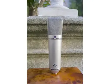 Neumann U77