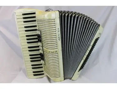 Hohner VERDI III M
