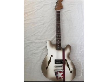 Fender Tom Delonge “To The Stars” Starcaster