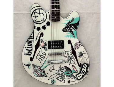 Fender Tom Delonge “Blink” Starcaster