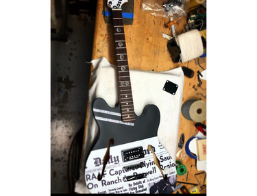 Fender Tom Delonge “Roswell” Starcaster