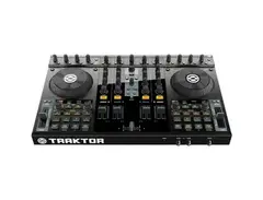 Native Instruments TRAKTOR KONTROL S4 DJ Performance System