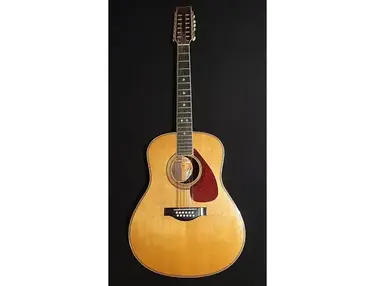 Yamaha FG-2500