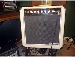 Monoprice Stage Right 15-Watt Tube Amp main image