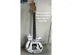 Fender Tom DeLonge Baritone Starcaster main image