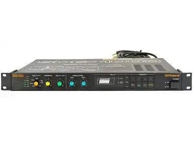 Roland GP-16 Digital Guitar Effects Processor - Best Deals, Reviews, & Pro  Users | Equipboard