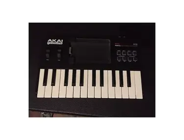 Akai SynthStation 25 iPad MIDI Keyboard Controller