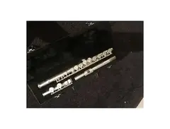 Bundy BFL-300 Closed-Hole Flute with Offset G, C Foot main image