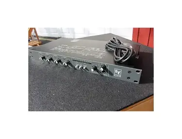 Electro-Voice ELX-1R 4-Channel Mic / Line Broadcast Mixer