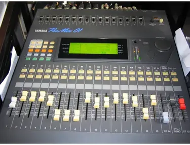 Yamaha Pro Mix 01