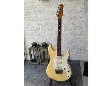 Ibanez RS405 Roadstar II Deluxe