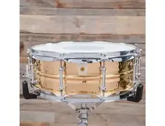 Ludwig LB550KT Hammered Bronze 5x14" Snare Drum with Tube Lugs main image