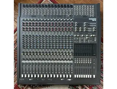 Mackie 16.8 16-Channel 8-Bus Mixing Console