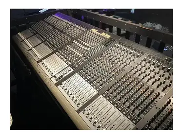 Mackie Onyx 4880 48-Channel 8-Bus Live Sound Reinforcement Console