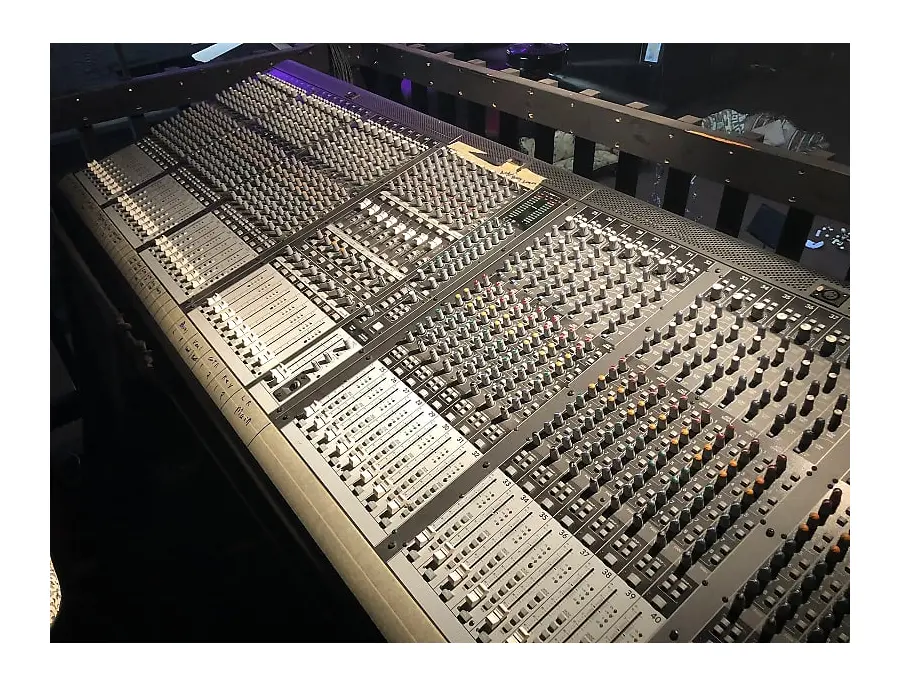 Mackie Onyx 4880 48-Channel 8-Bus Live Sound Reinforcement Console