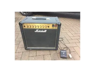 Marshall JCM 900 Model 2101 100-Watt Hi Gain Master Volume MkIII 1x12 Combo