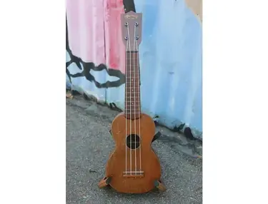 Martin Style 0 Soprano Ukulele with Front Headstock Logo