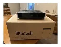 McIntosh MC122 120-Watt Stereo Solid State Power Amplifier main image