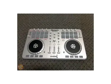 Numark Mixtrack 2