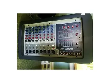 Peavey XR8300 8-Channel 600w Powered Mixer