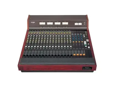 Yamaha PM-1000 16-Channel 4-Bus Mixing Console