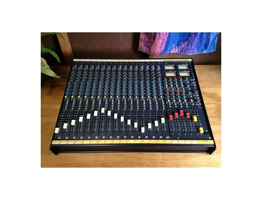 Soundcraft Series 200B 16-Channel 4-Bus Mixing Console - What To Know ...