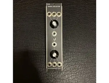 Synthesizers.com Q149 Signal Selector Module