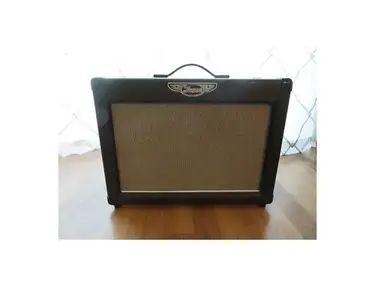 Traynor DG15R DynaGain 15-Watt 1x10" Solid State Guitar Combo with Spring Reverb