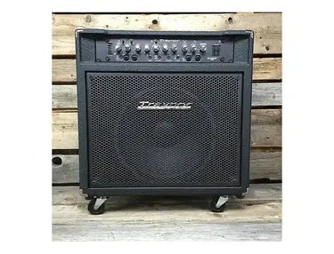Traynor DynaBass 400 400-Watt 1x15" Bass Combo