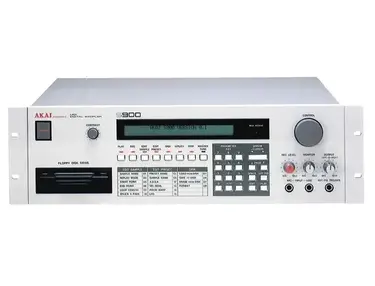 Akai S3200 - What To Know & Where To Buy | Equipboard Akai S3200 - What To Know & Where To Buy | Equipboard