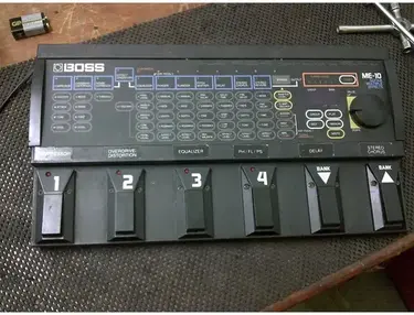 Boss ME-10