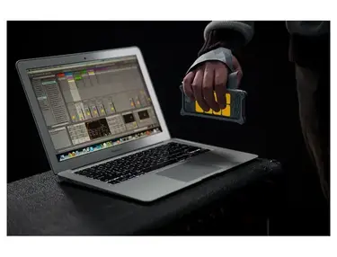 AUUG Motion Synth