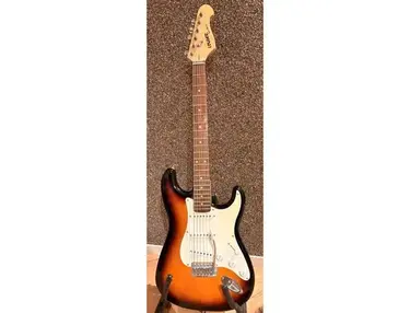 Louder Guitars Stratocaster