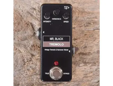 Mr. Black Mini Tremolo Pedal