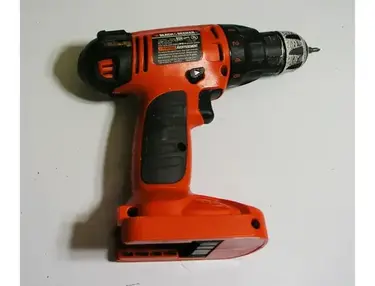 Black & Decker CD142S Power Drill