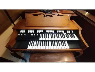 Hammond Organ M103